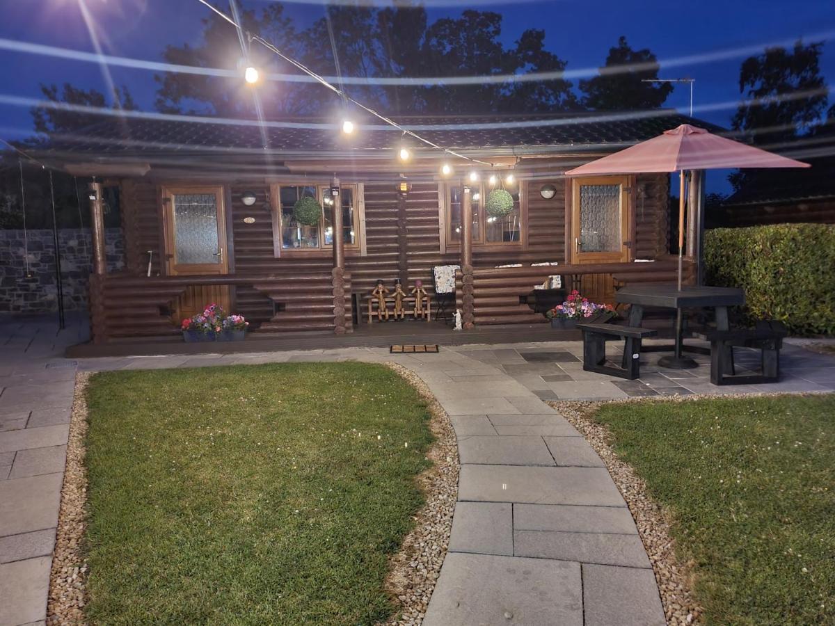 Cosy Countryside Log Cabin Kilkenny Exterior photo